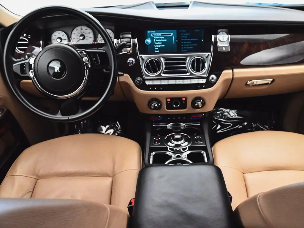 Rolls Royce steering wheel and centre console